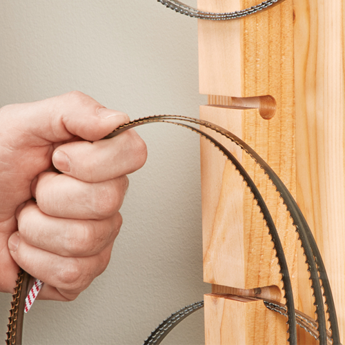 Hanging a folded bandsaw blade on a wooden rack