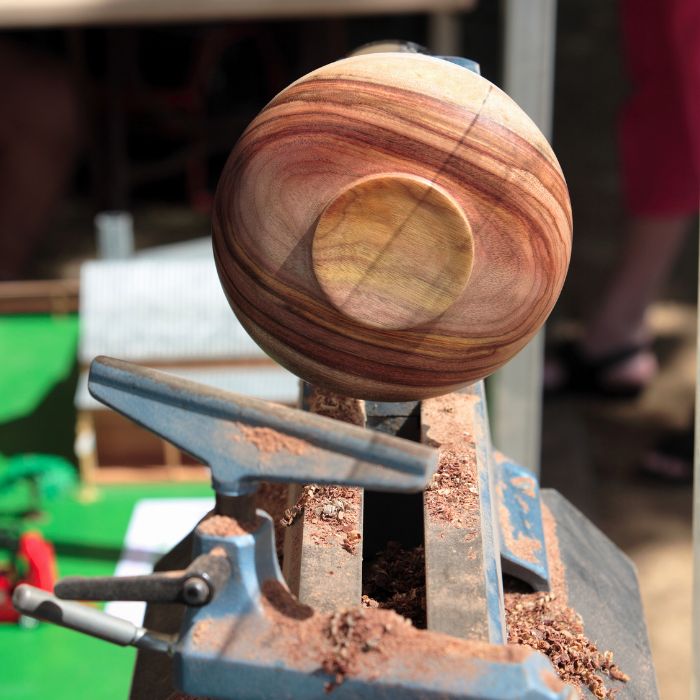 Wood Grain and Type in Lathe Turning: Best Practices